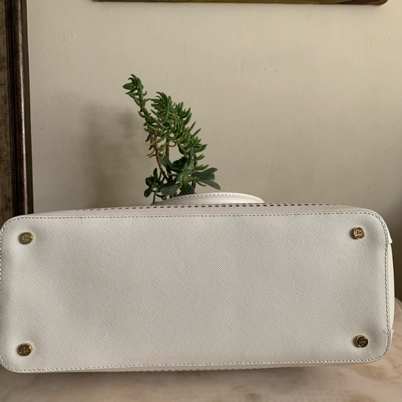 NWt tory burch perforated double zip tote - Picture 5 of 5